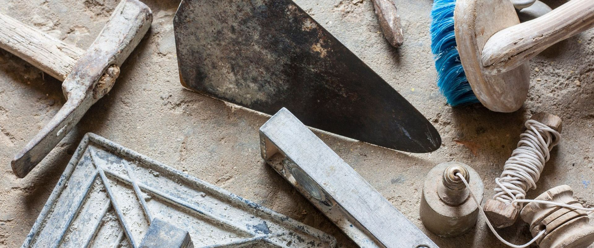 Truelle et outils de maçonnerie