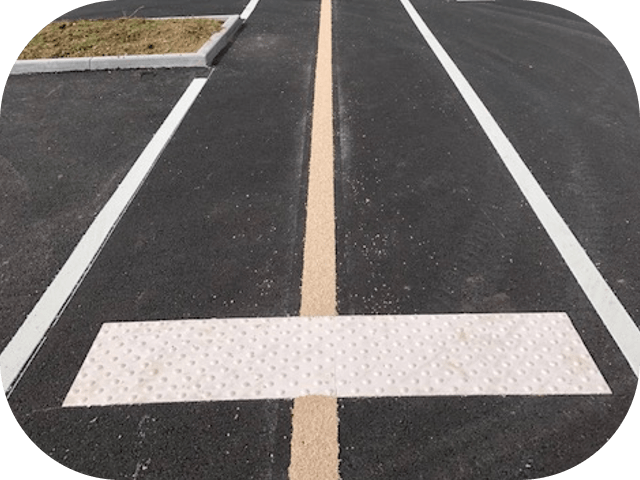 Bande podotactile blanche