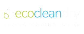 Logotipo para ecoclean, con un gr&aacute;fico de gotas de agua, la palabra "ecoclean" en verde y azul, y texto de apoyo debajo.