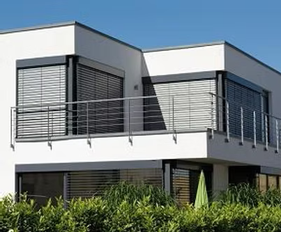 Volets roulants pour les baies vitrées d'un appartement