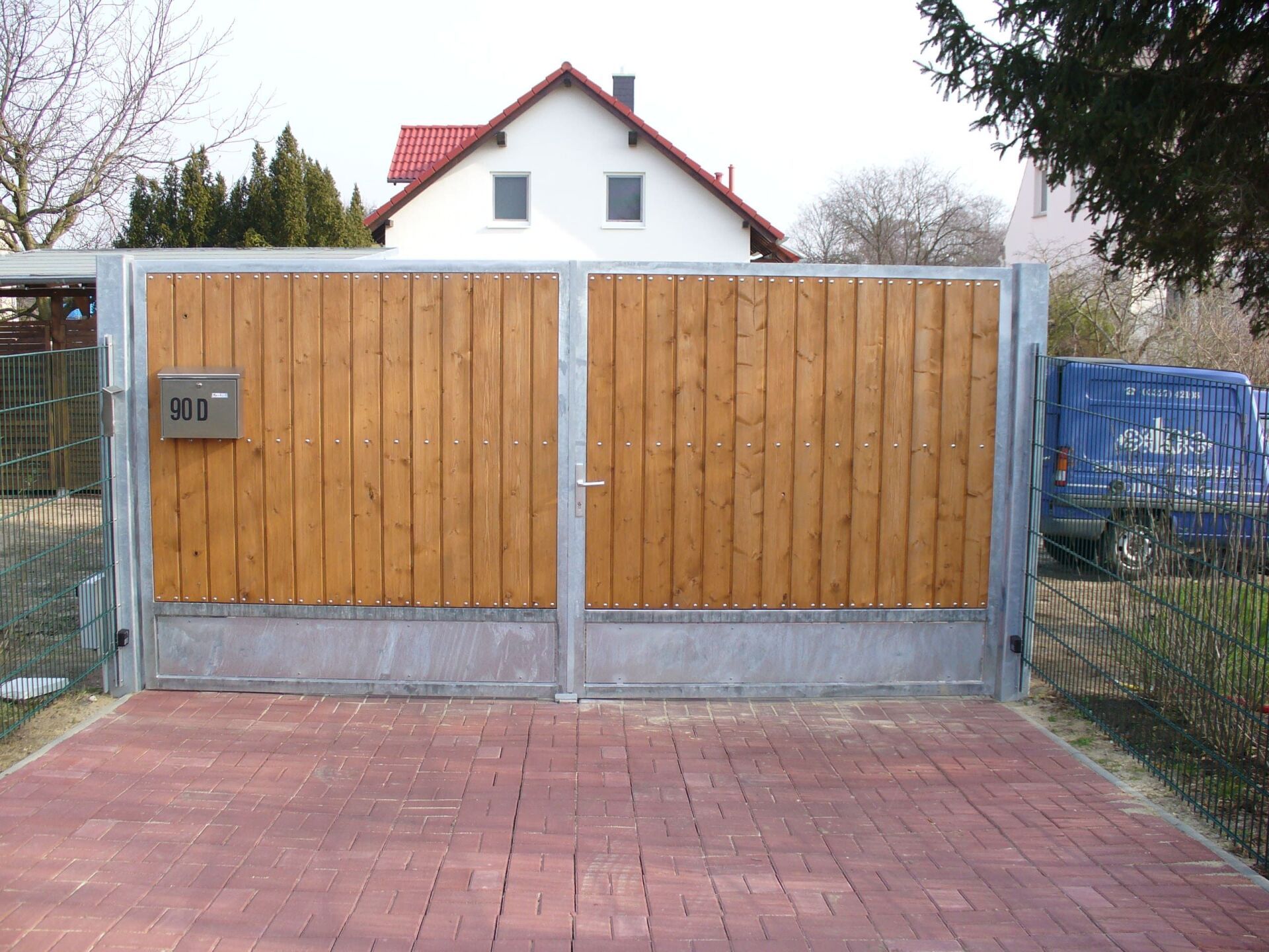 Stahltor mit Holz Referenz