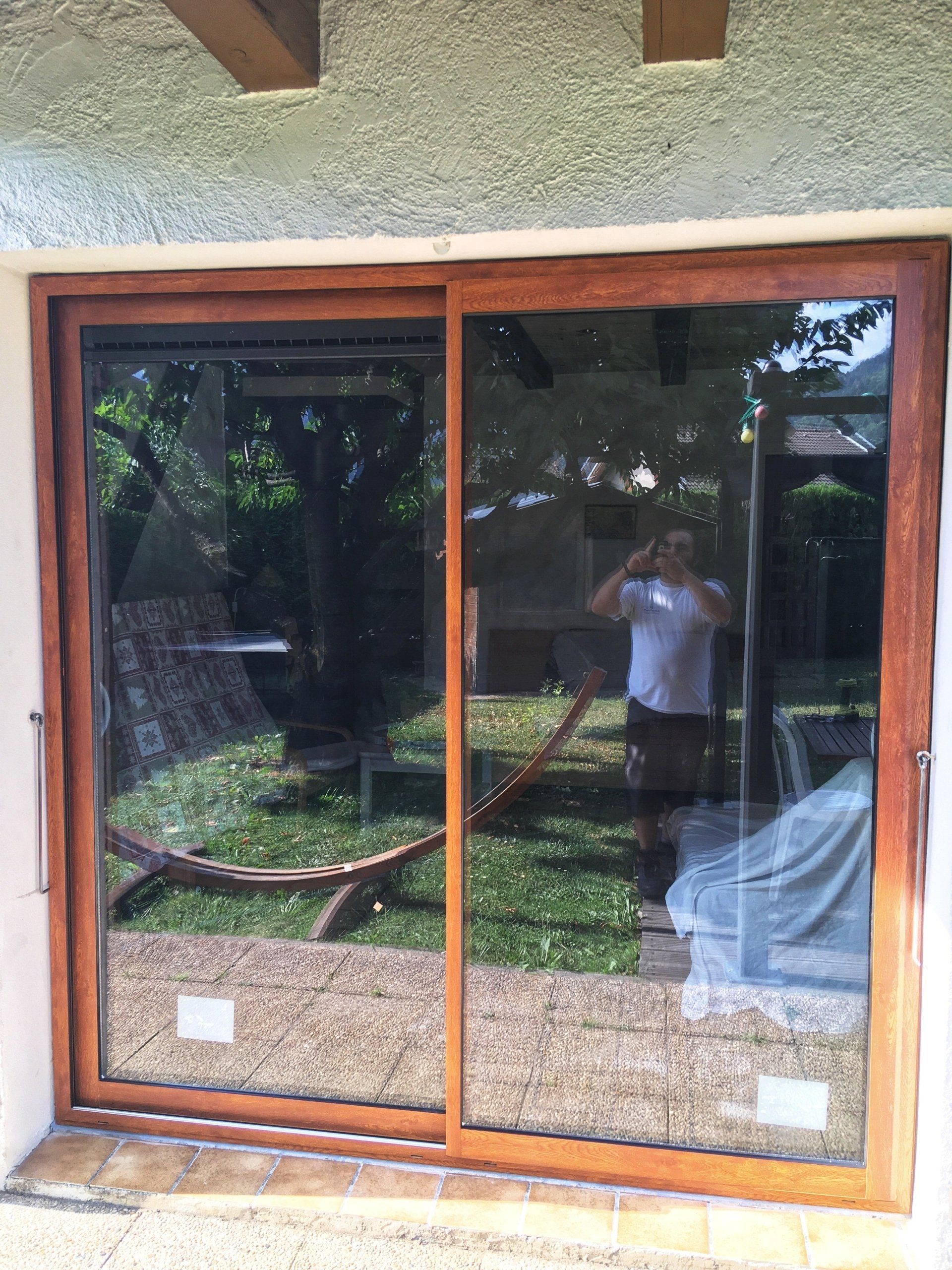 Double porte vitrée avec cadre en bois