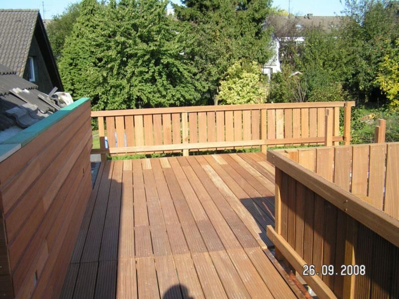 Ein Bild von einem Holzdeck wurde am 26. September 2009 aufgenommen