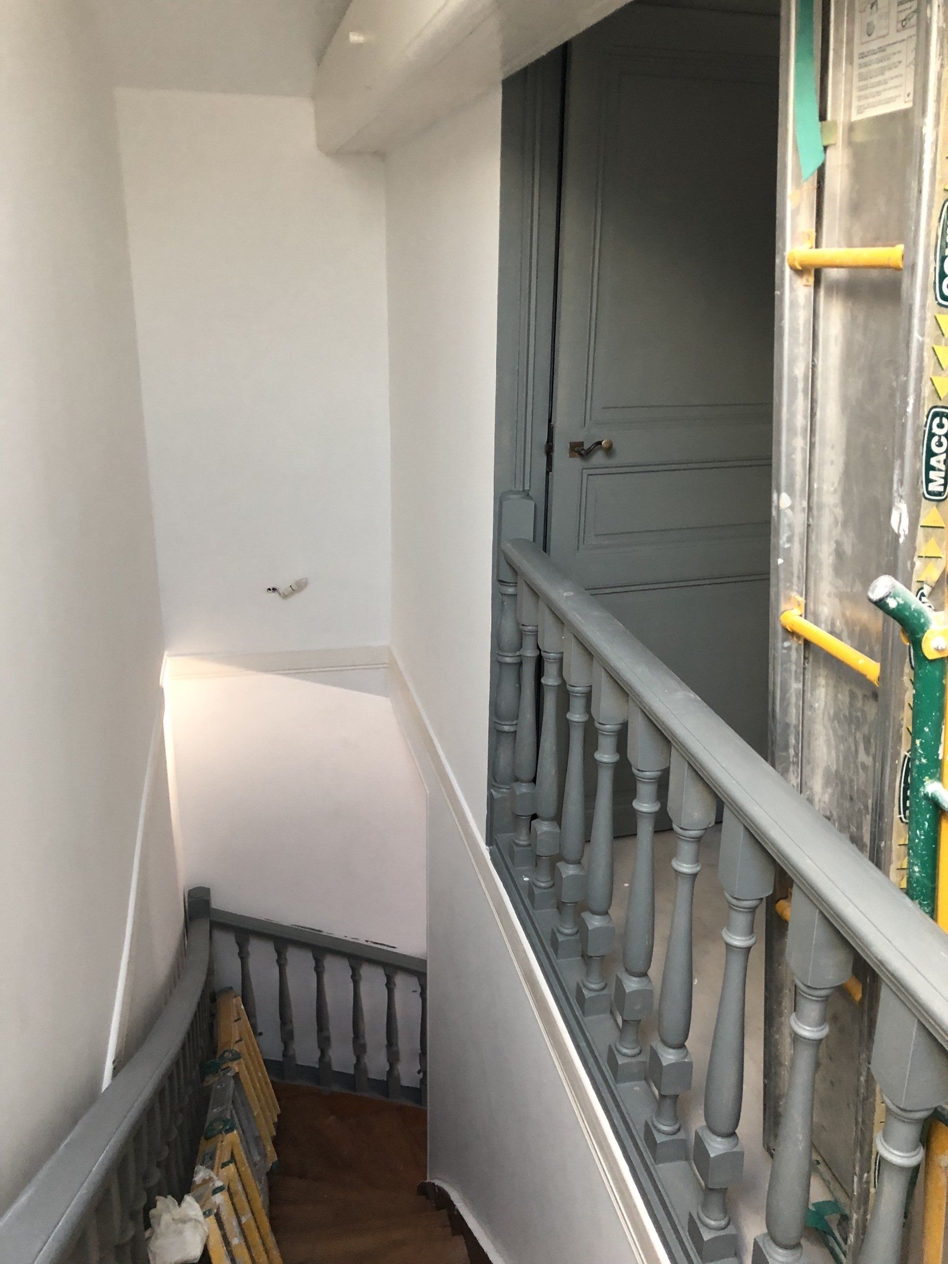 Pose de papier-peint avant