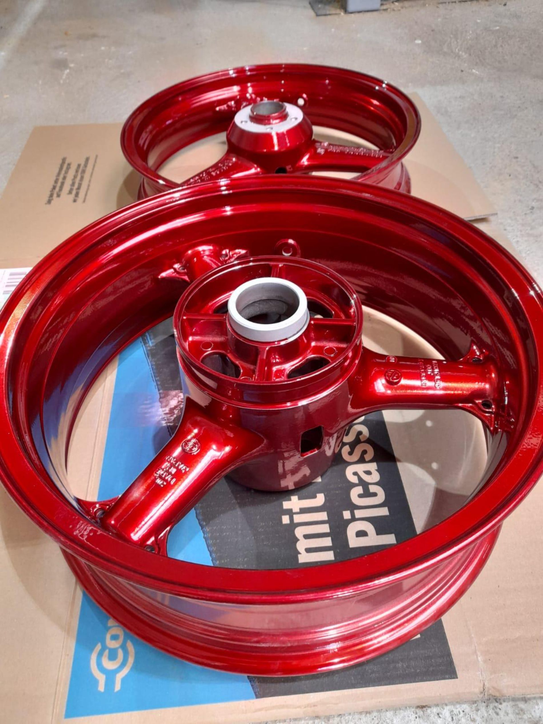 rot lackierte Felgen