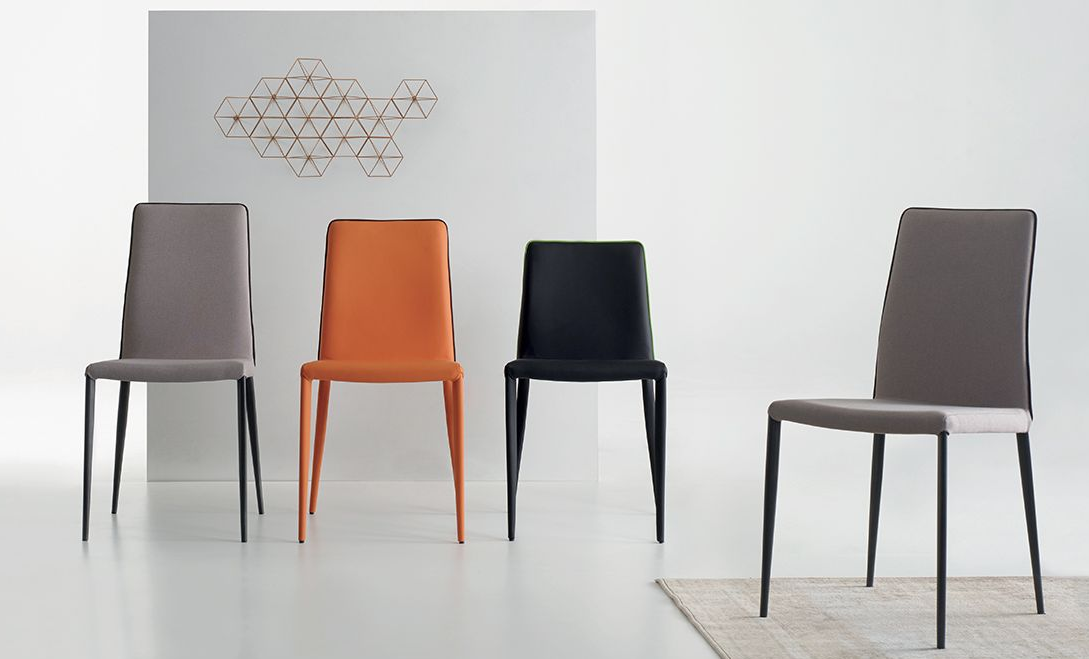 Chaise modèle MELOU