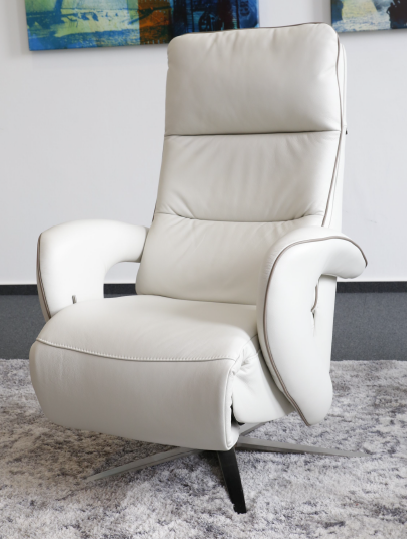 Fauteuil Relax de la marque HUKLA, relax manuel , électrique 2 moteurs ou releveur 3 moteurs
Mousses moulées à froid garanties 10 ans.
Grand choix de revêtements Cuir et tissus. 
Meubles MARTY 12160 BARAQUEVILLE près de 12000 Rodez, 12800 Naucelle, 12240 RIEUPEYROUX, 12450 LUC LA PRIMAUBE, 12200 VILLEFRANCHE de ROUERGUE;