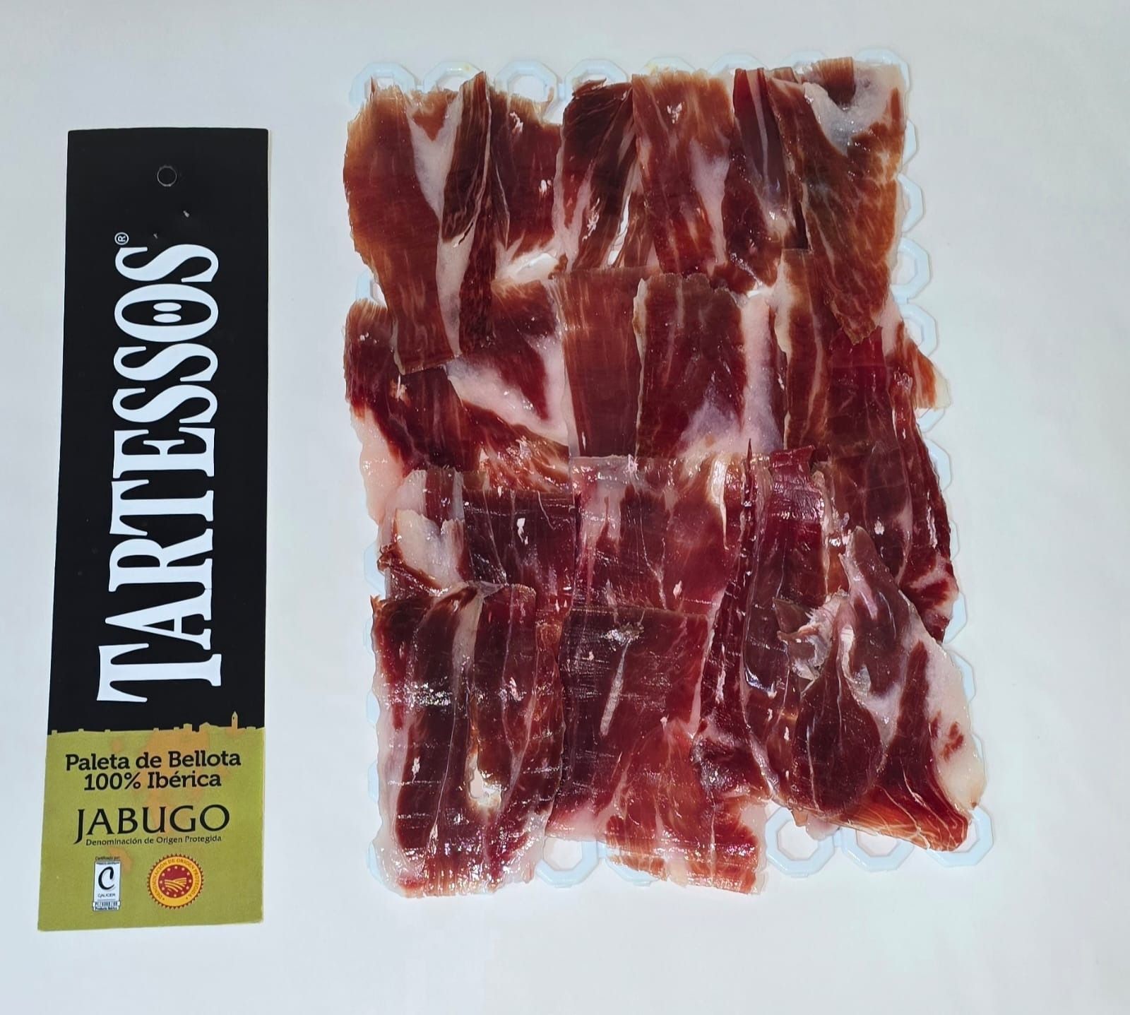 Un paquete de carne de jabugo en rodajas de tartessos