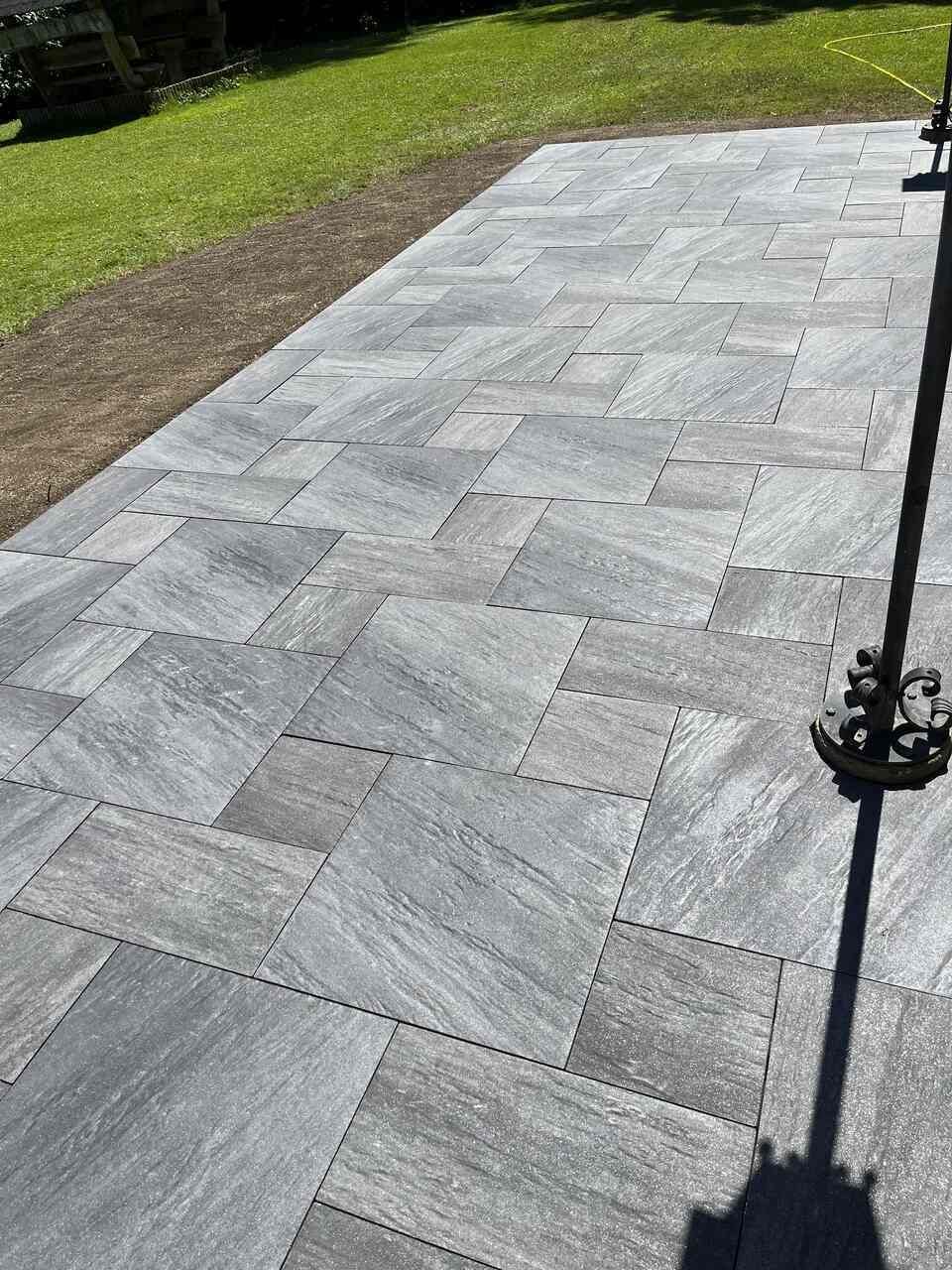 Hugentobler Gartenbau GmbH Terrassenfliesen