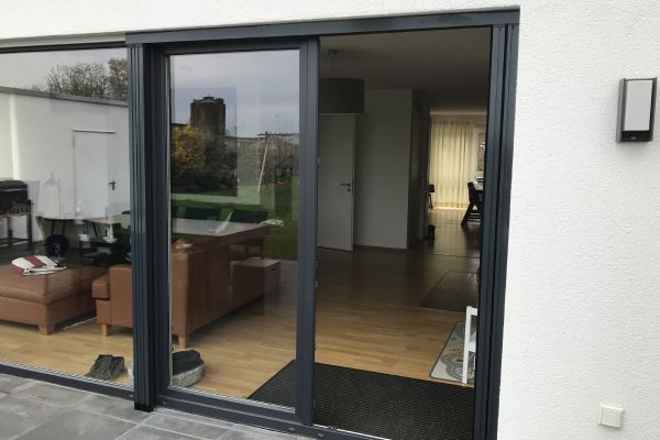 Geschütztes Glasfenster von HARU Einbruchschutz