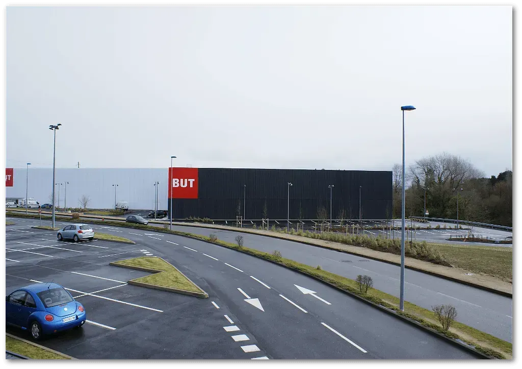 Travaux d'enrobé pour la création de parking en zone industrielle