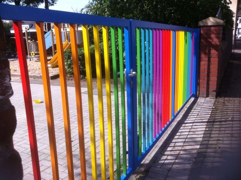 malwerk malerbetriebe GmbH bunter Zaun