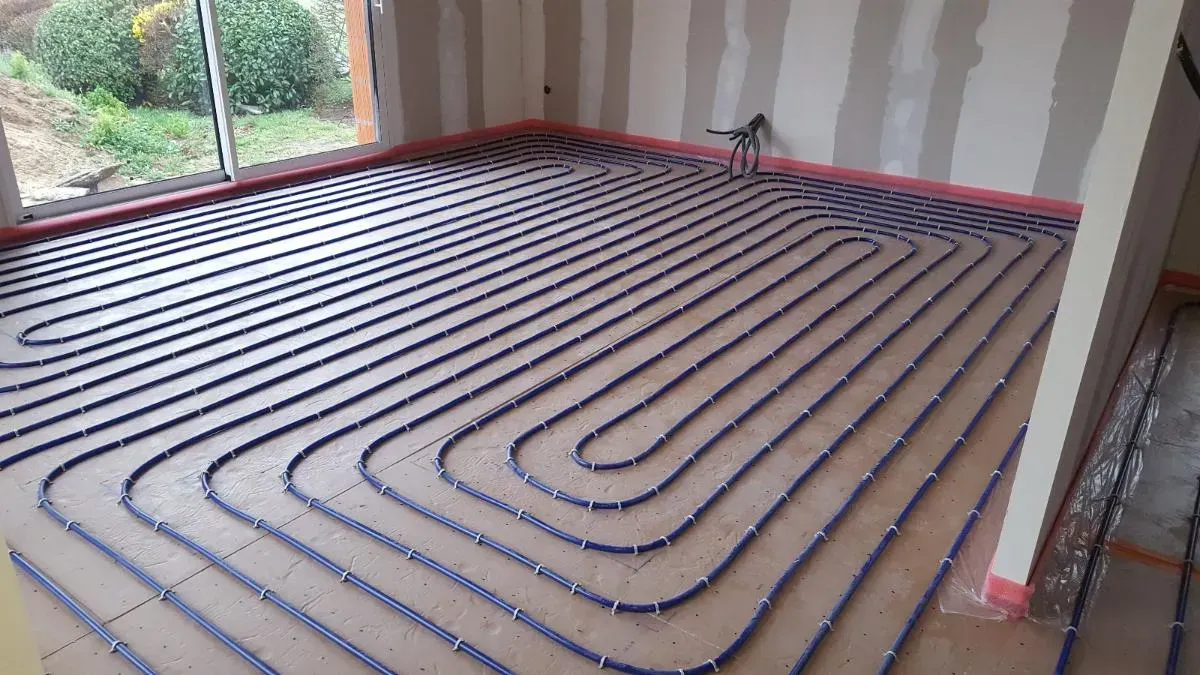 Plancher chauffant à eau chaude