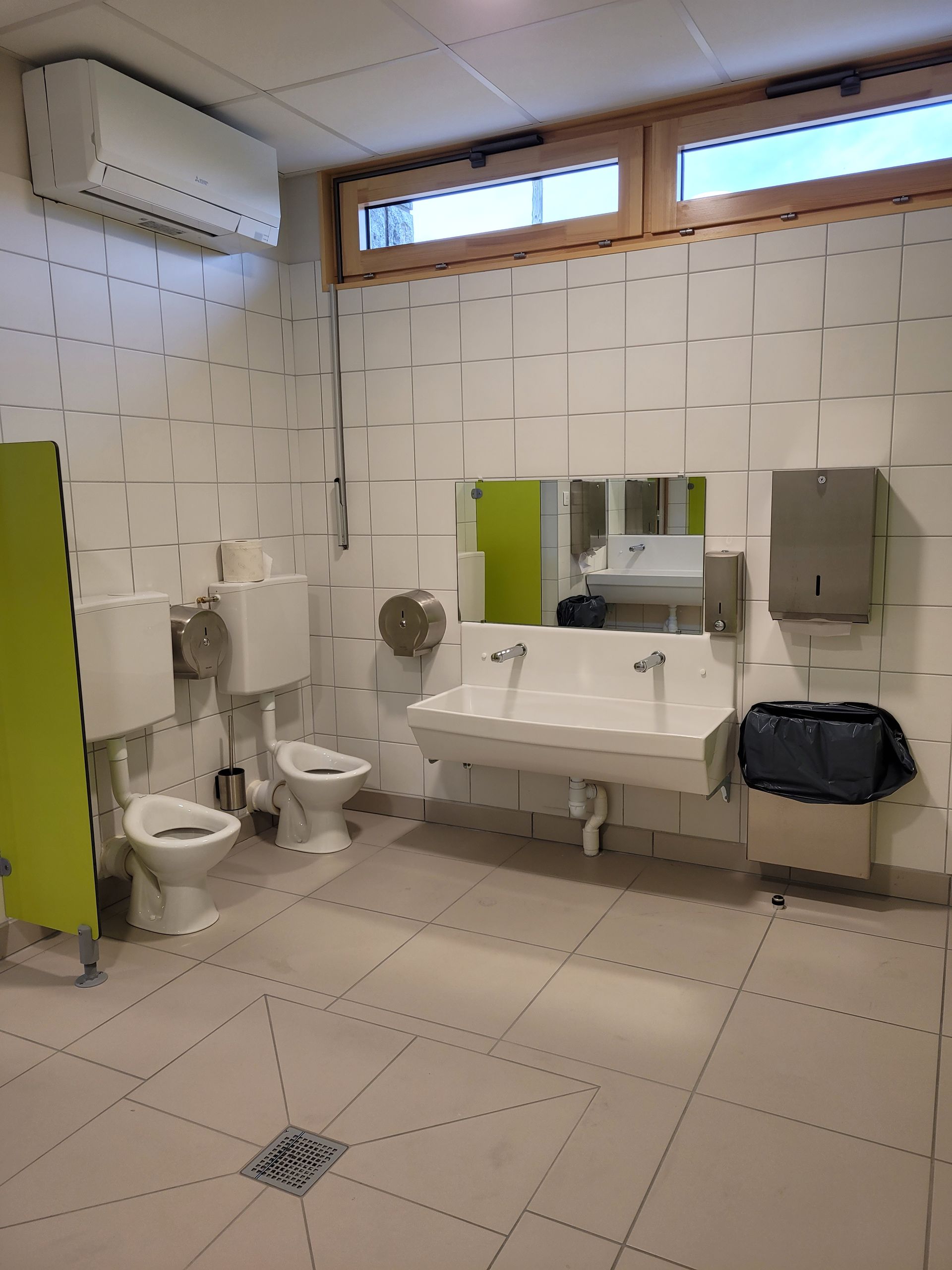 Toilettes d'école primaire