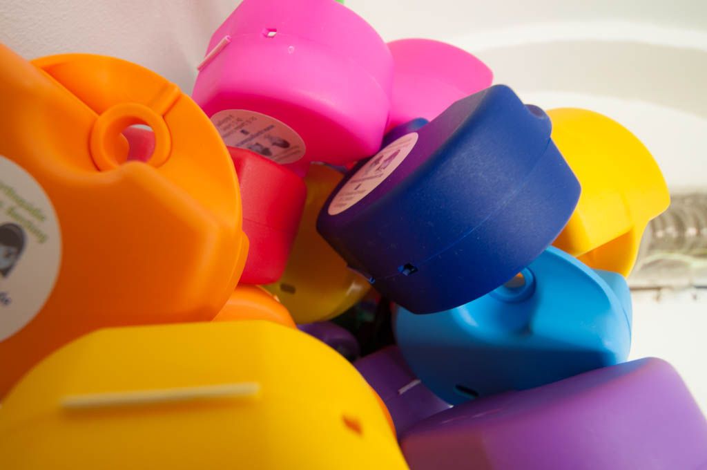 bunte Zahnspangenbehälter