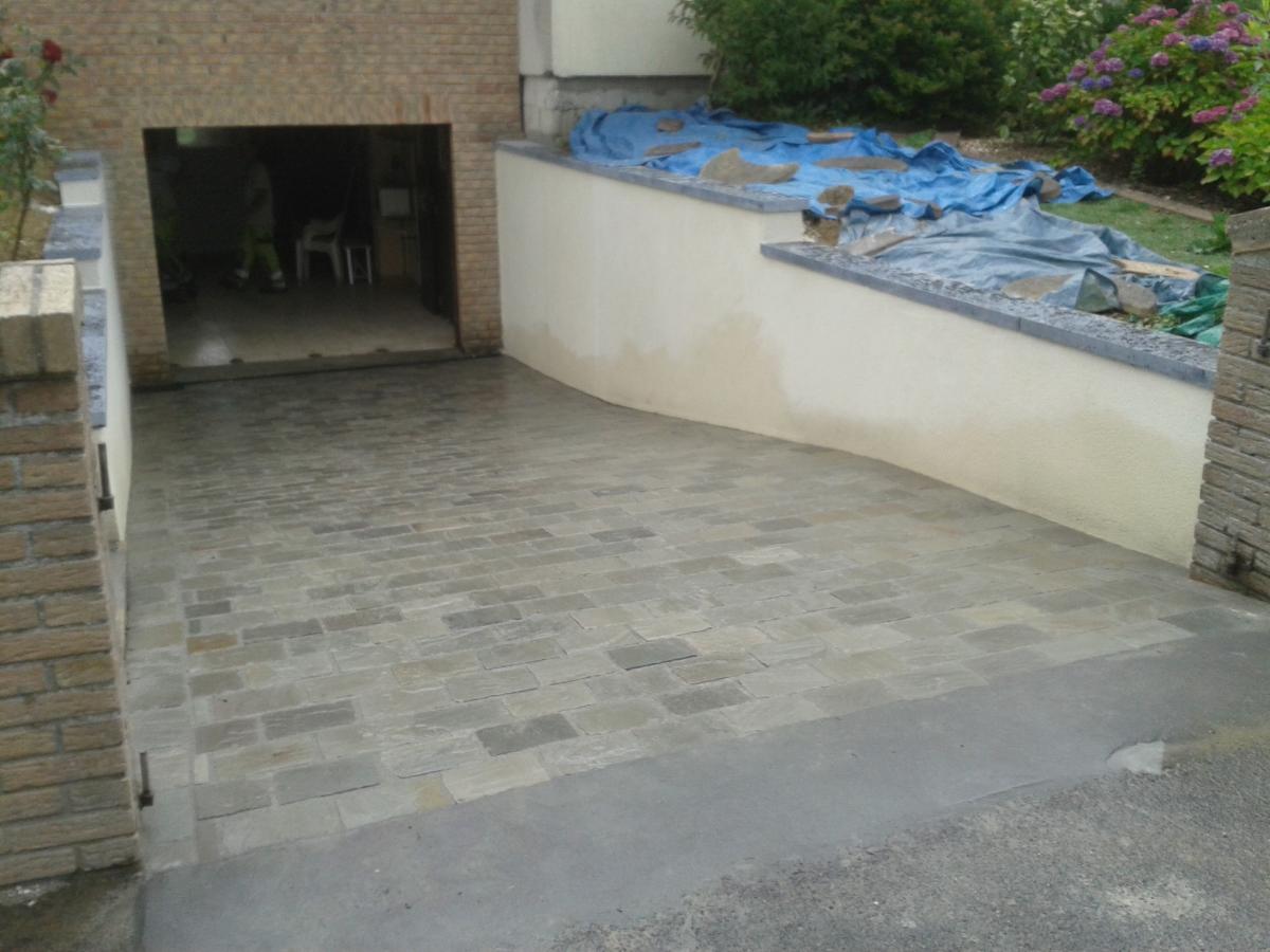 Accès grès et murs de soutènement