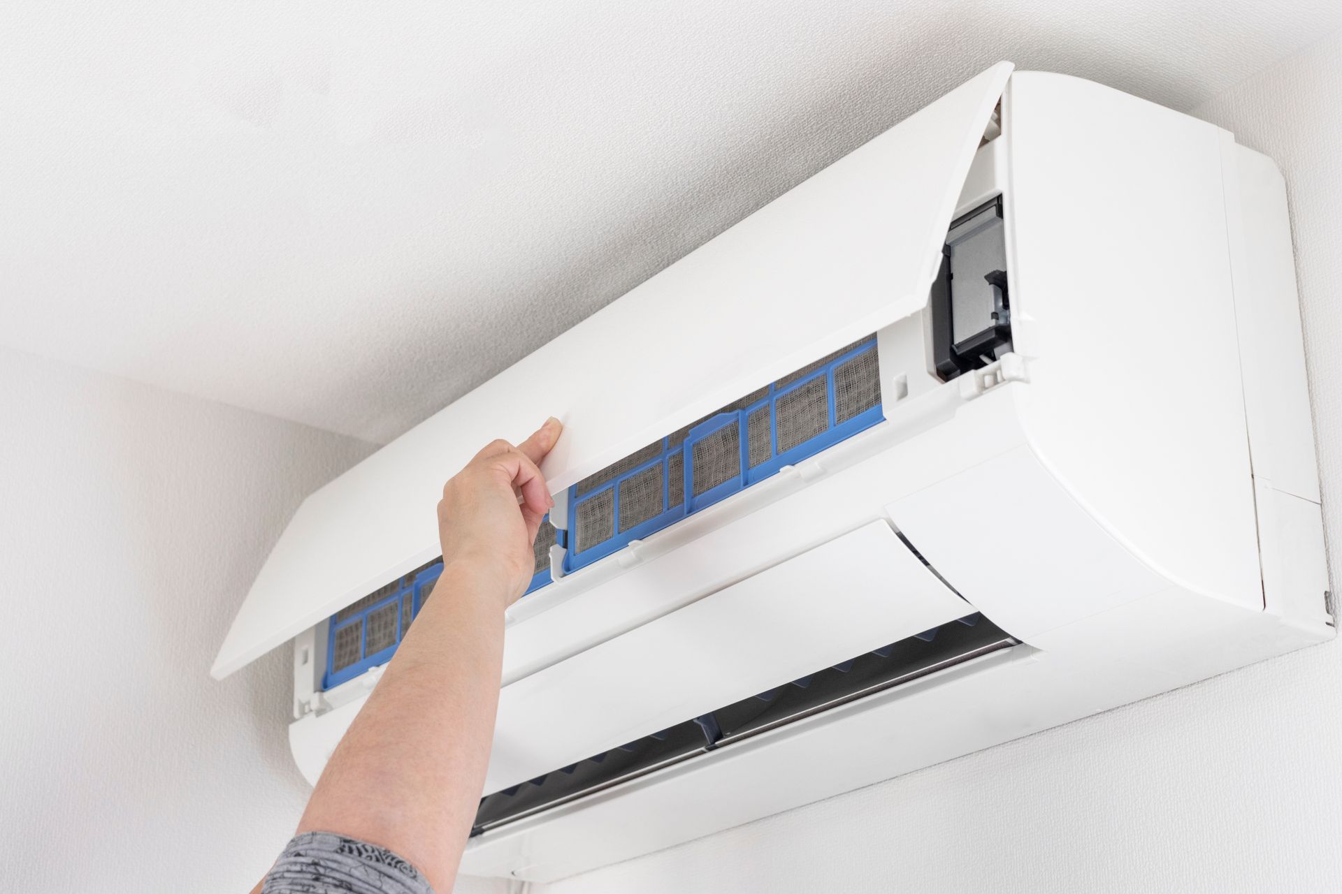 Réparation d'une unité extérieure de climatisation