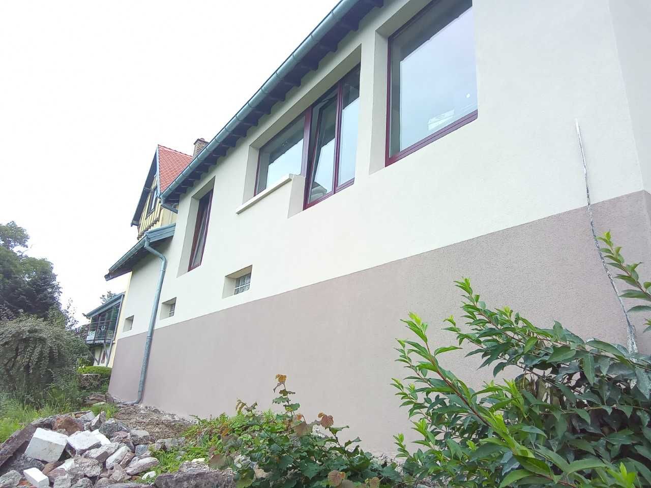 Maison avec façade bicolore neuve