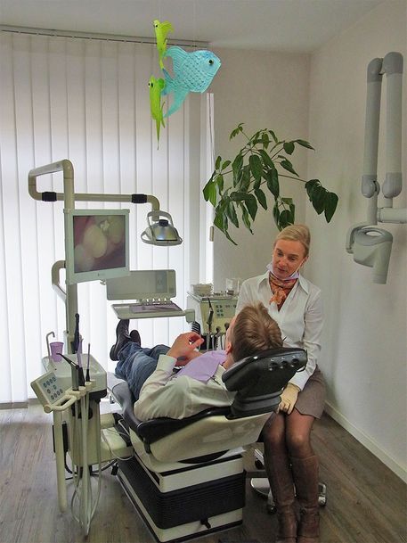 Patientenbehandlung | Zahnarztpraxis | Zahnarzt | Kleinmachnow | Stefanie Renk