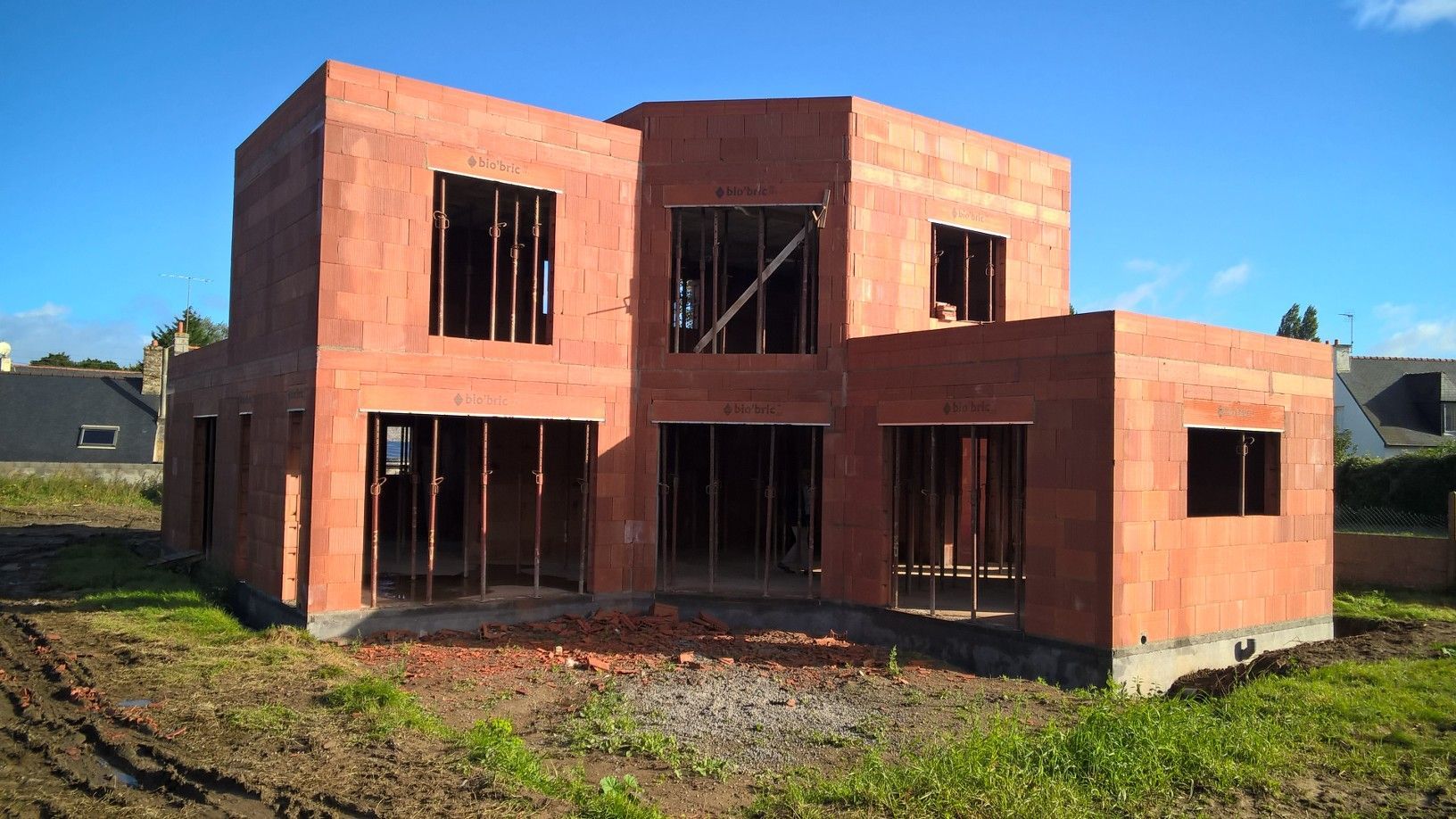 Maison en briques sans toiture