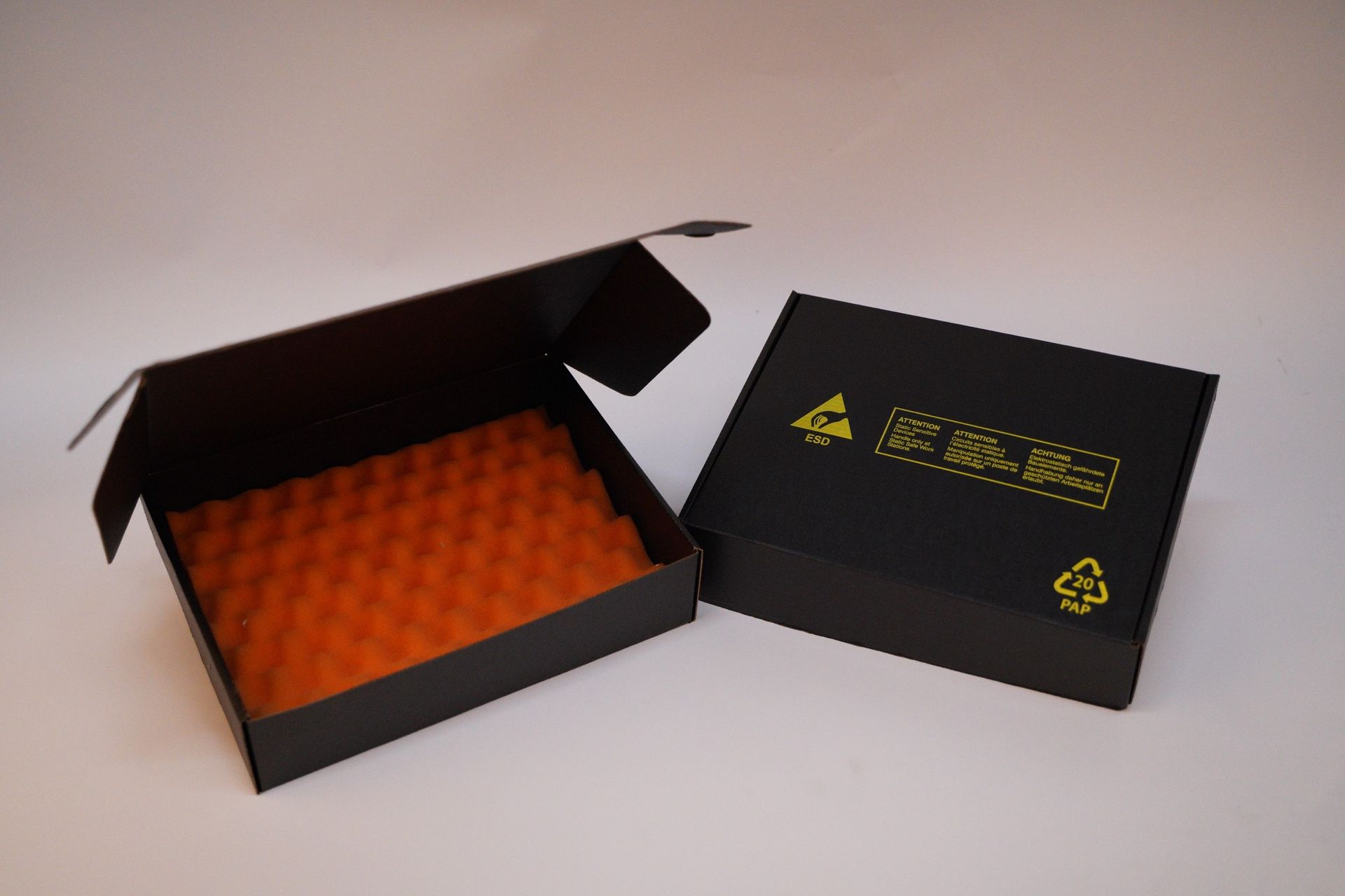 Leitfähige ESD-Versandbox zum Verpacken in schwarz