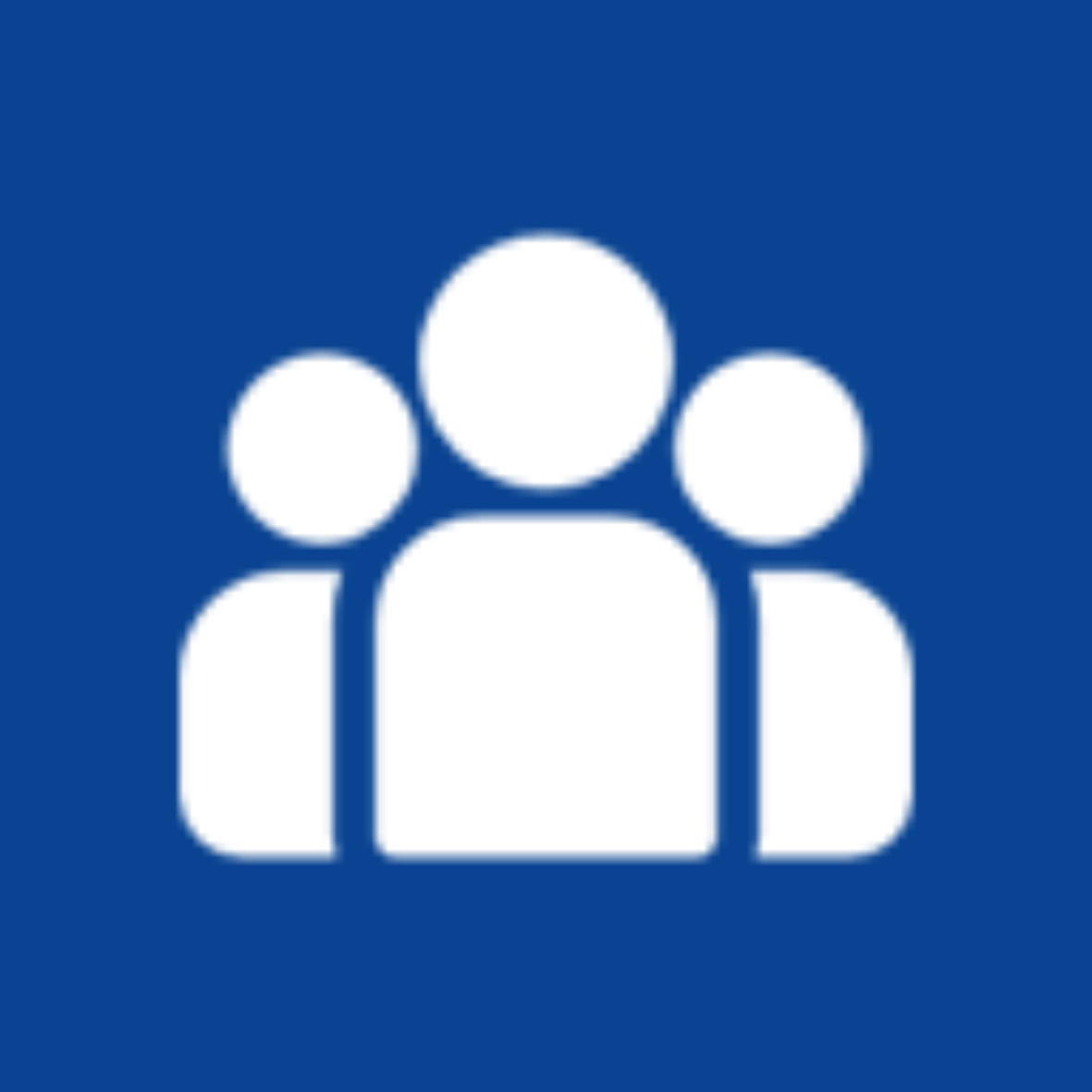 Un grupo de personas de pie una al lado de la otra sobre un fondo azul.