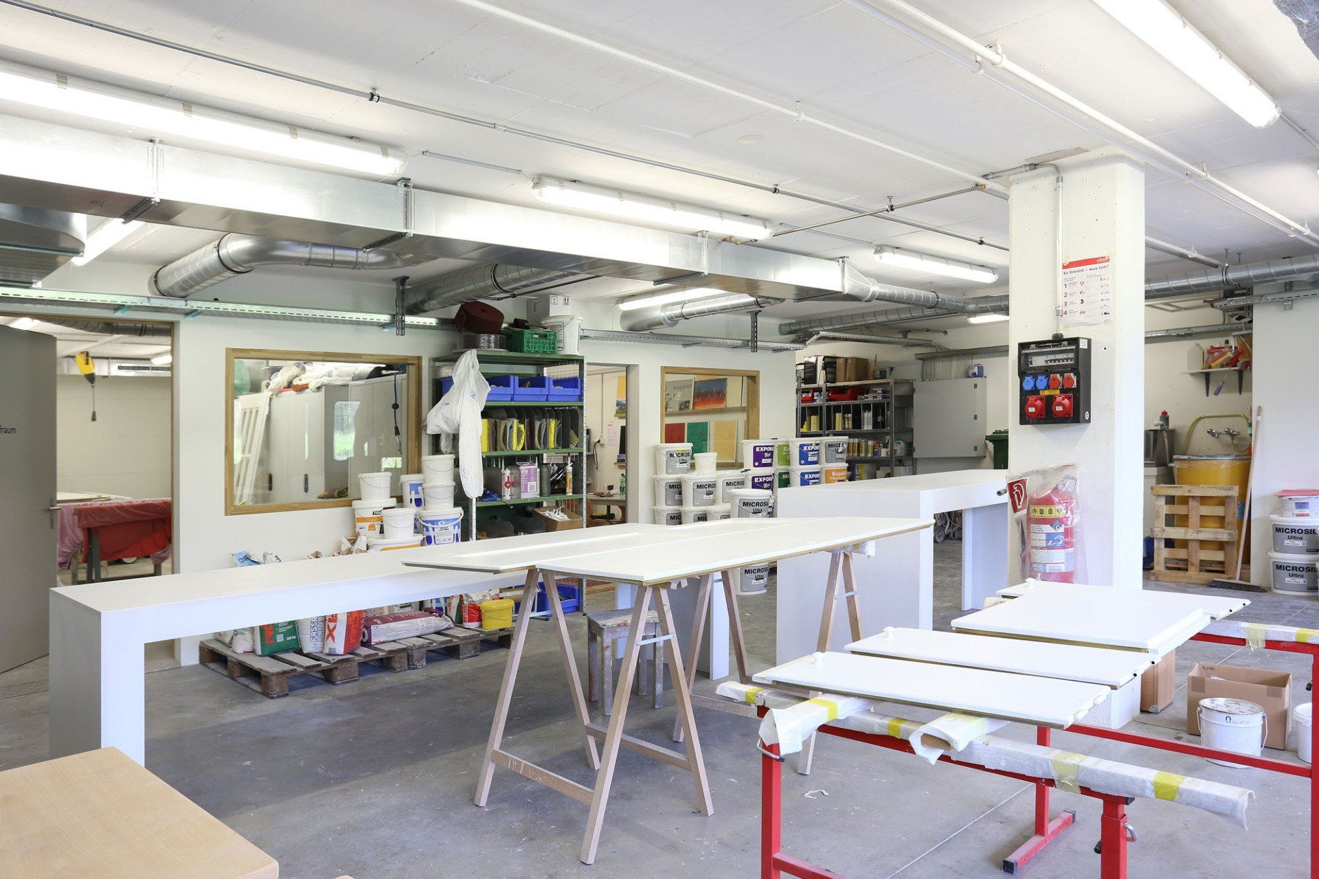 Spritzwerkstatt - Malergeschäft Kurt Dolf in Sils im Domleschg Fassade - Malergeschäft Kurt Dolf in Sils im Domleschg