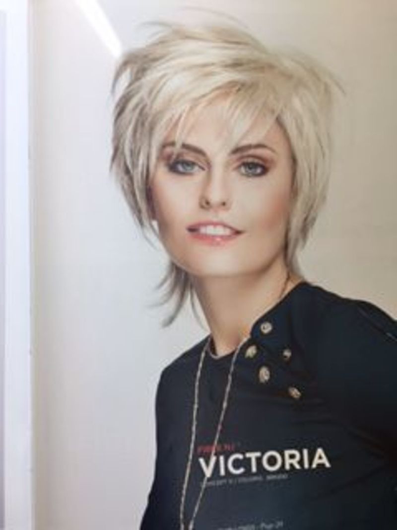 perruque blonde courte