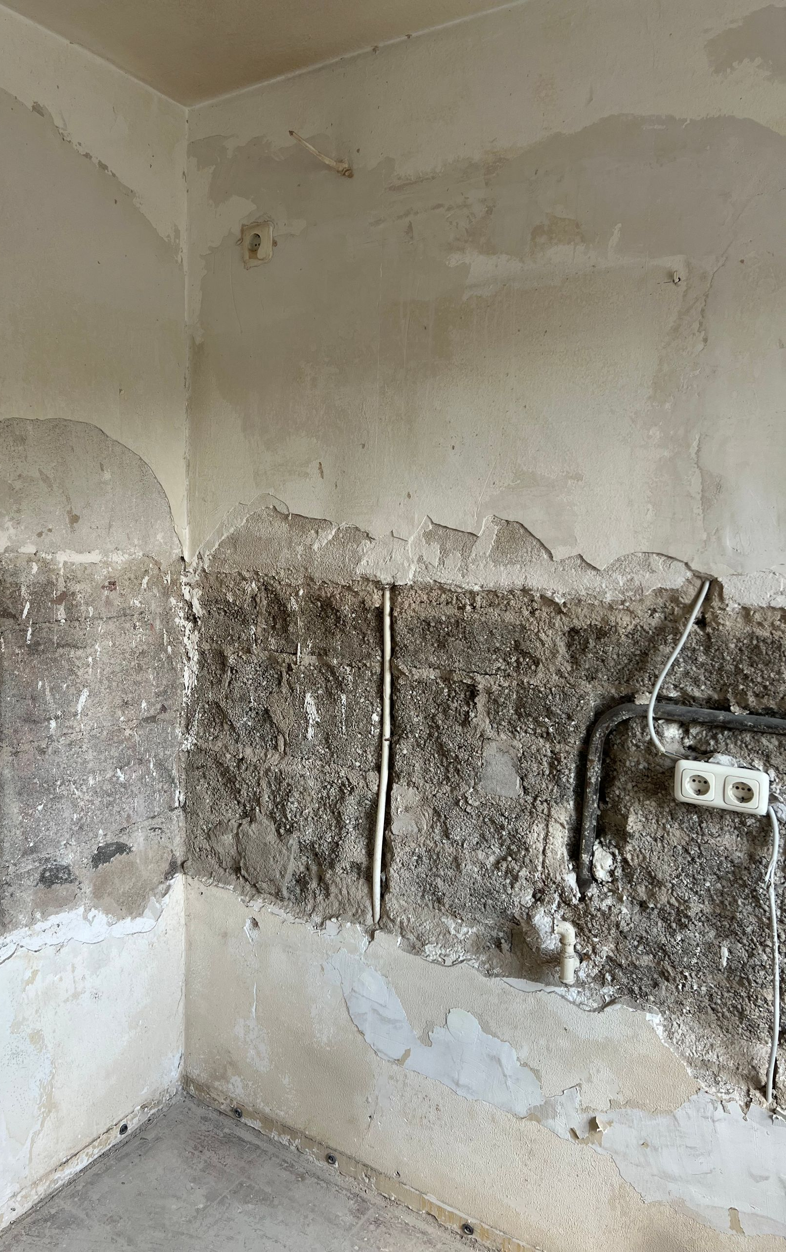 Ein Vorher-Nachher-Foto einer Küchenentkernung