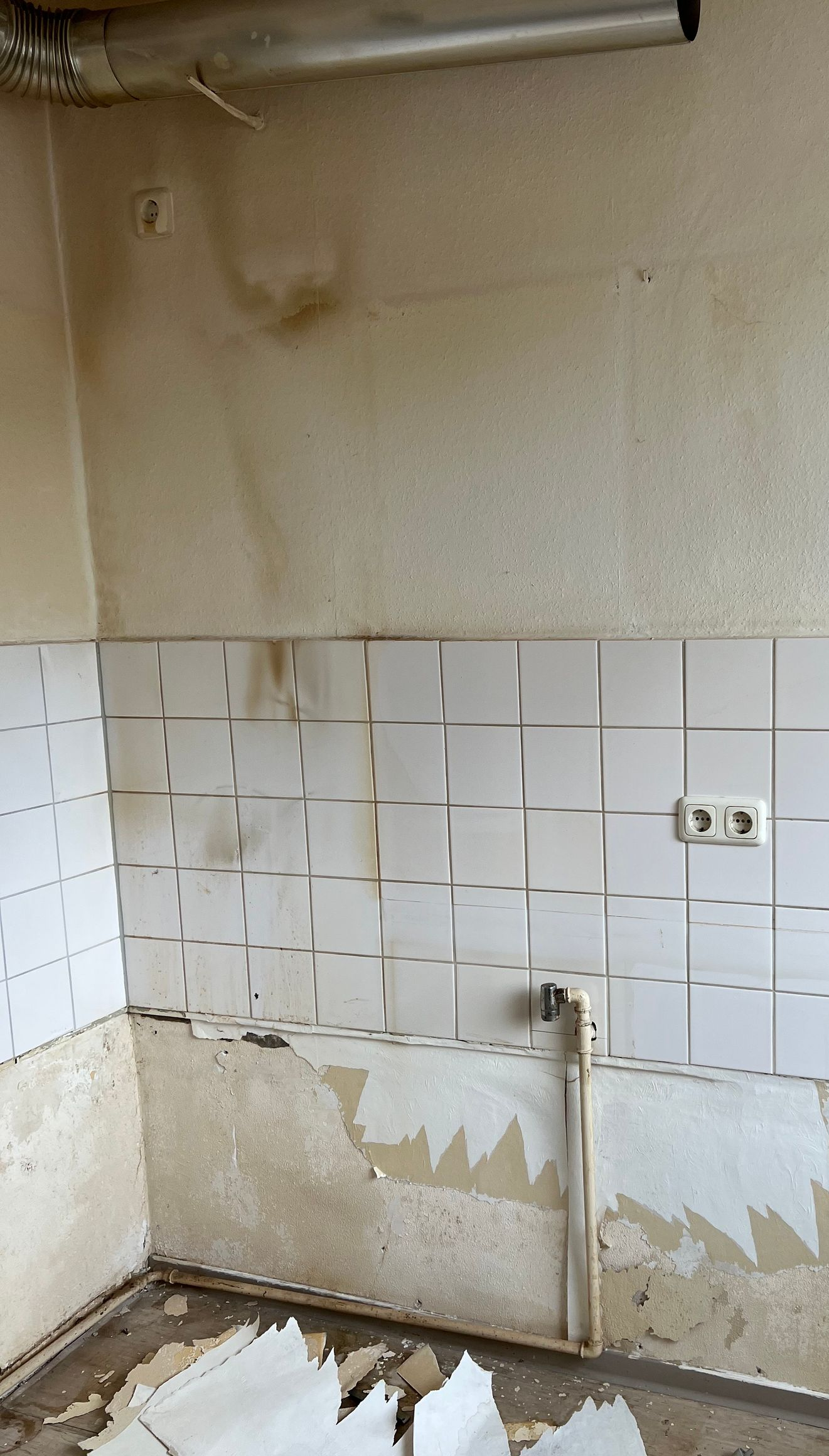 Ein Vorher-Nachher-Foto einer Küchenentkernung