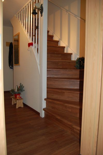 Innenraumgestaltung Hausgang Treppe Malerfachbetrieb Schwarze