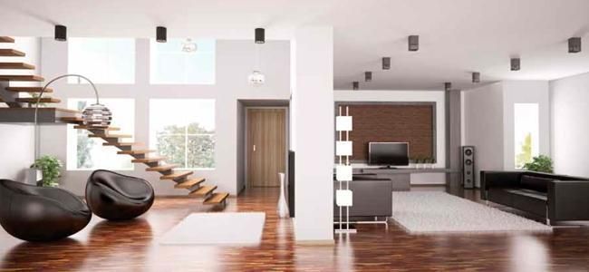 Hay una escalera en el medio de la sala de estar.