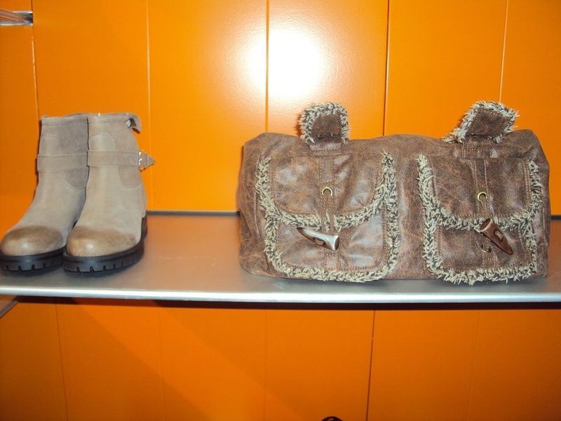 Schuhe und Tasche vom Schuh- und Schlüsselservice Suriano Inh. Rocco Latella