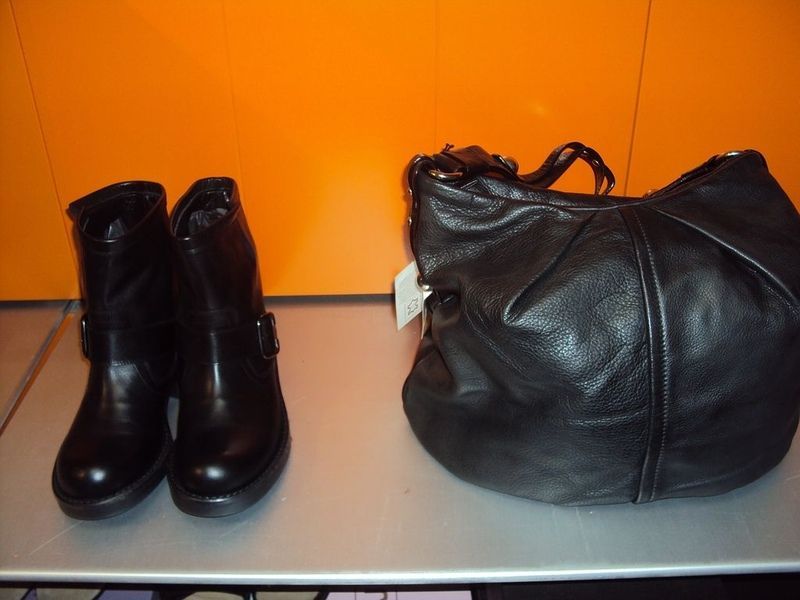 Schuhe und Tasche vom Schuh- und Schlüsselservice Suriano Inh. Rocco Latella