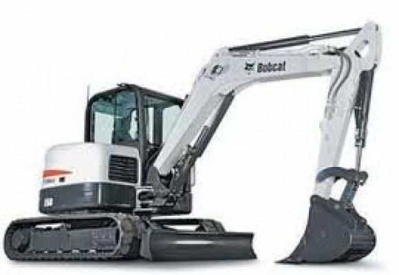 Una excavadora Bobcat con un cucharón grande sobre un fondo blanco.
