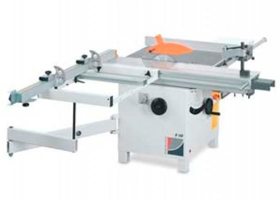 Una sierra de mesa está colocada sobre una superficie blanca.