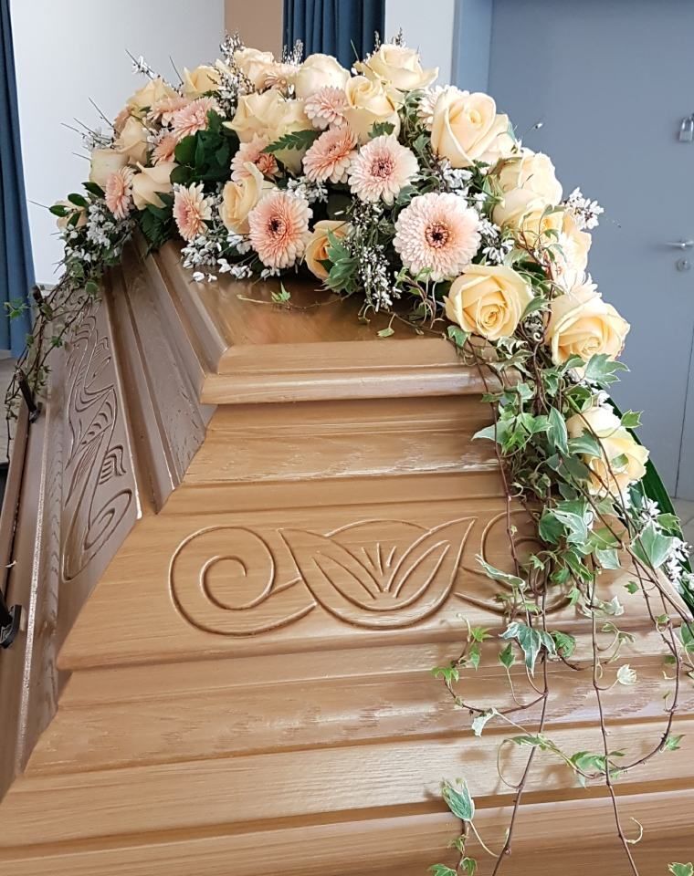 Blumen auf Sarg, Gärtnerei Franz Böhmer