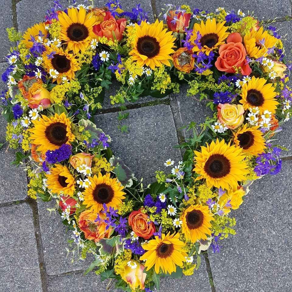 Blumenkranz der Gärtnerei Franz Böhmer in Herzform
