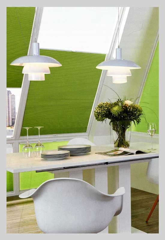 Dachgeschoss mit Rollo