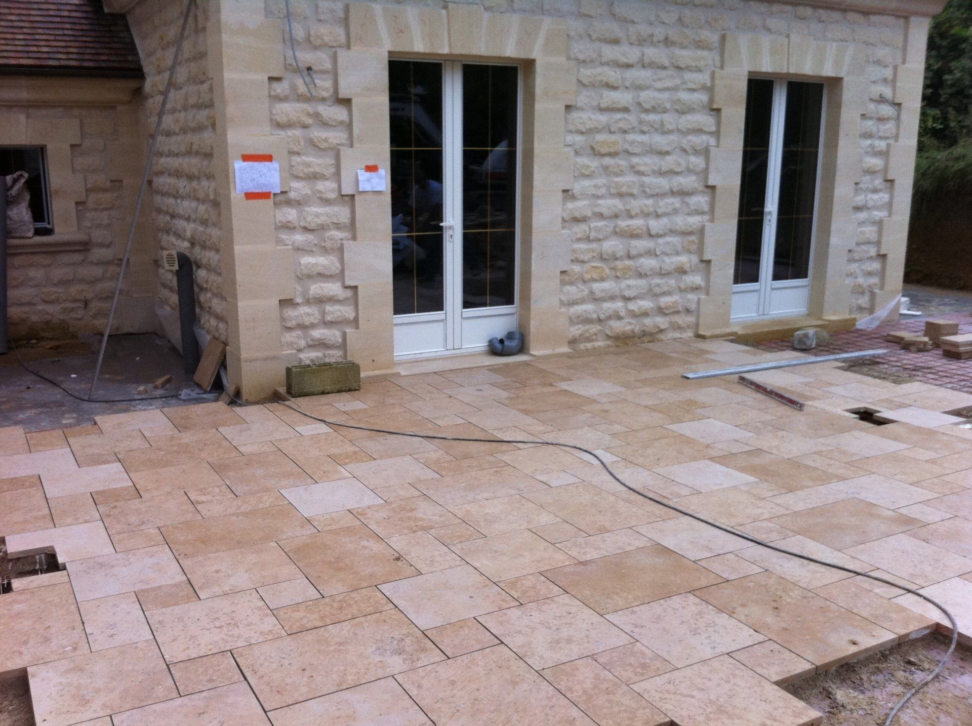 Terrasse en pierres naturelles