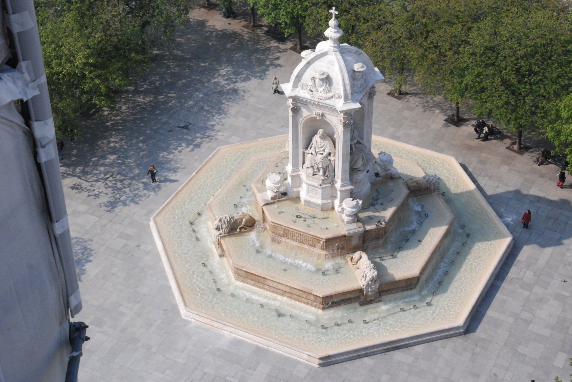 Plan d'une vue de hauteur de la restauration de la fontaine Saint-Sulpice à Paris