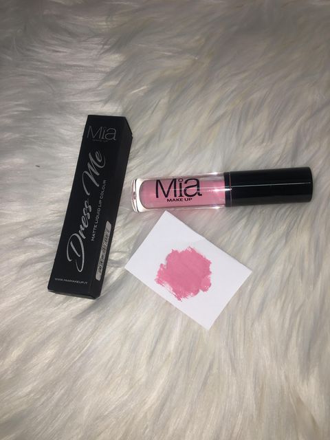 Dress Me pitkäkestoinen nestemäinen huulipuna