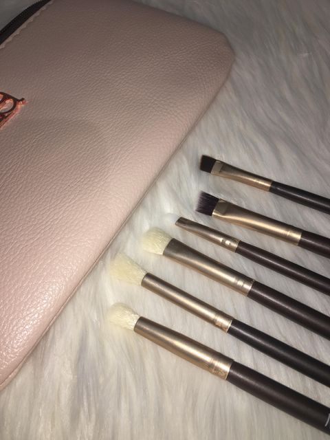 Aloittelevan meikkaajan sivellinsetti