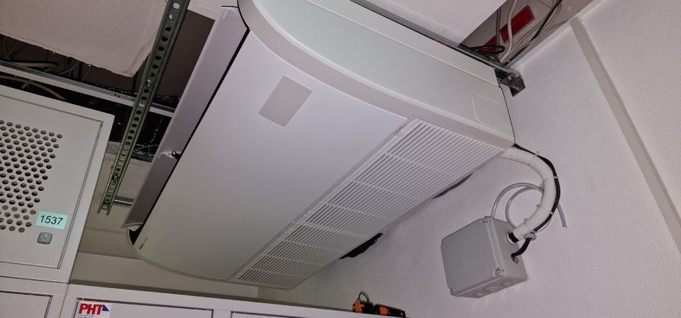 Klimaanlage an der Decke
