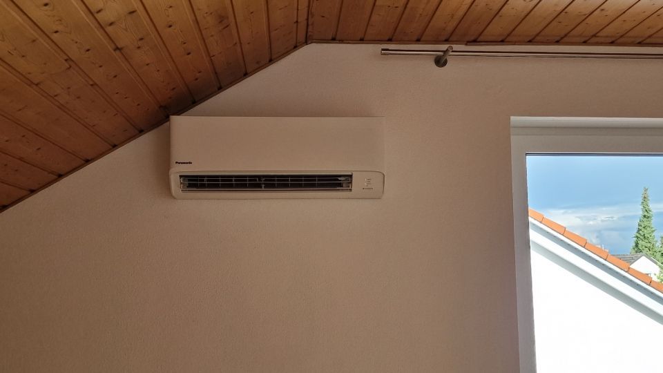 Klimaanlage unter Dach
