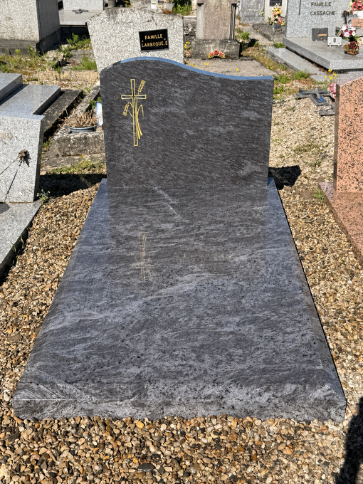 Monument dessus de tombe en granit bleu