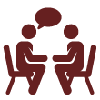 Deux silhouettes assises sur des chaises, parlant dans une bulle de dialogue ; bordeaux.