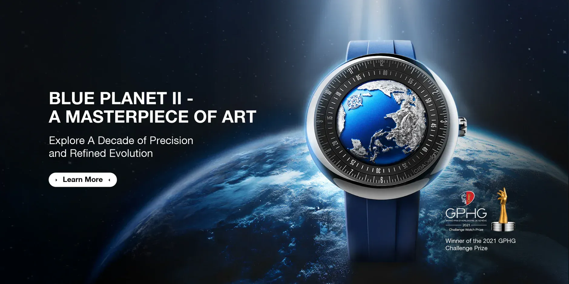 Montre Blue Planet II avec motif Terre sur bracelet bleu. Fond bleu avec planète.