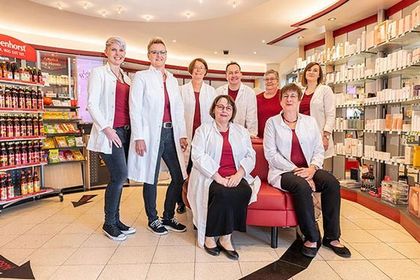 Das Team der Aesculap Apotheke Christa Kahle e.K.
