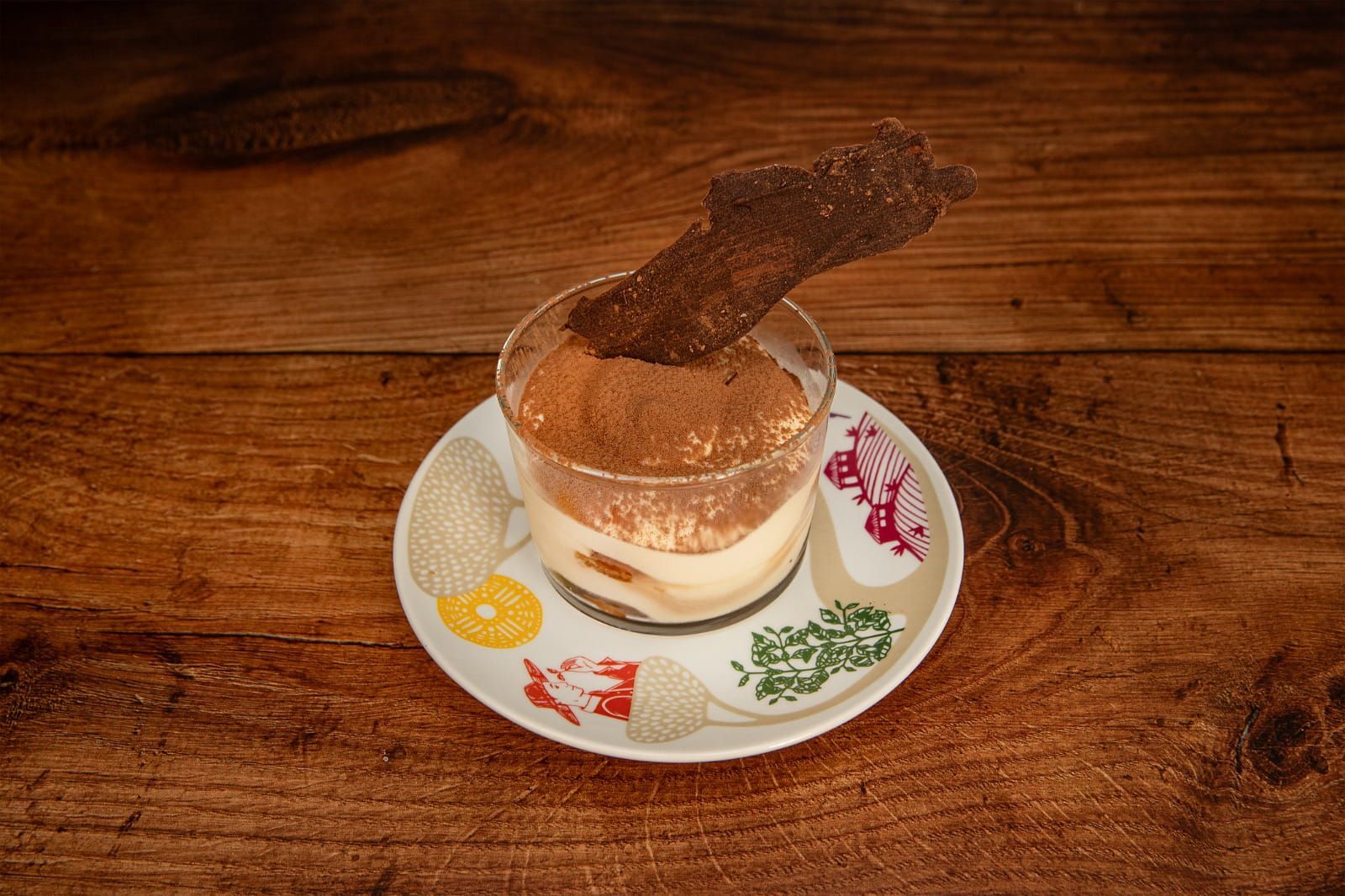 Tiramisú en vaso, cubierto.